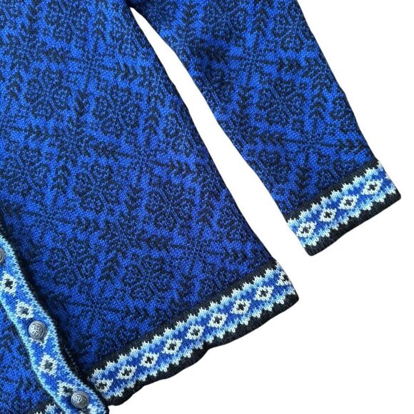 L.L. Bean Nordic Fair Isle Snowflake 100% Merino Wool Cardigan Sweater Small - Picture 3 of 4